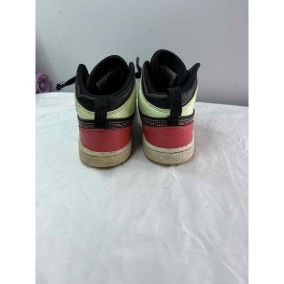 Nike Air Jordan 1 Kids Size 1.5 Mid SE Glow In The Dark Sneakers 2019 - Picture 4 of 6